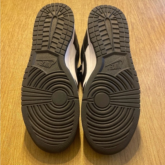 Nike Dunk Low Panda - Picture 2 of 5